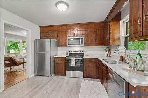 Kitchen - 2810 Sutherland Rd, Sutherland, VA 23885 photo 2 of 3