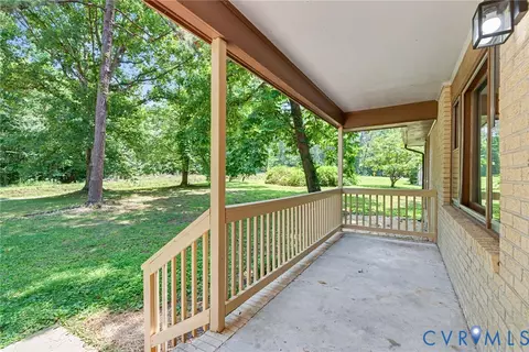 Exterior - 2810 Sutherland Rd, Sutherland, VA 23885 photo 4 of 10