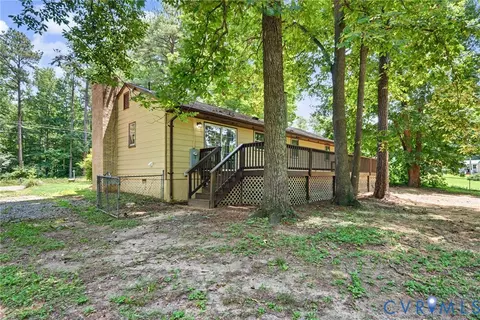 Exterior - 2810 Sutherland Rd, Sutherland, VA 23885 photo 5 of 10