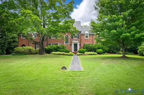 15 Roslyn Rd, Richmond, VA 23226