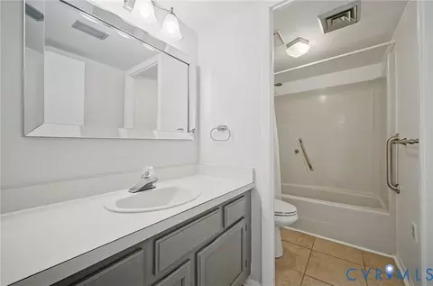 Bath - 1222 E Ocean View Ave #304, Norfolk, VA 23503 photo 2 of 3