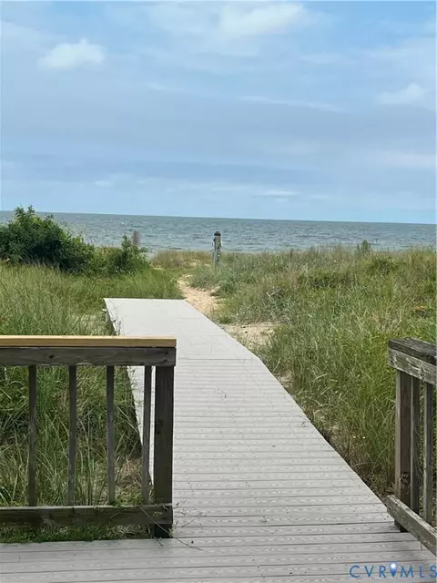 1222 E Ocean View Ave #304, Norfolk, VA 23503