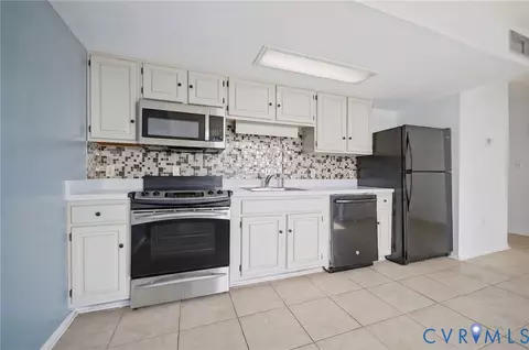 Kitchen - 1222 E Ocean View Ave #304, Norfolk, VA 23503 photo 1 of 2