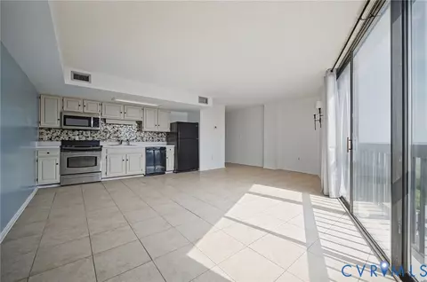 Kitchen - 1222 E Ocean View Ave #304, Norfolk, VA 23503 photo 2 of 2