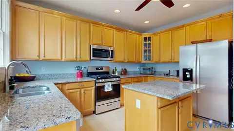Kitchen - 9062 Amberhill Loop, North Chesterfield, VA 23236 photo 3 of 3