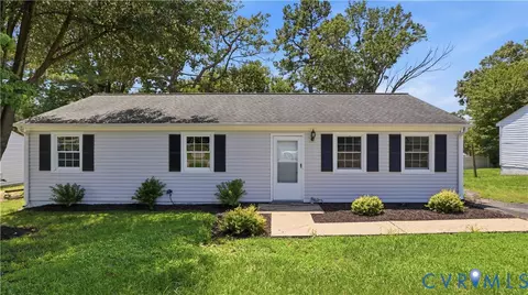3702 Settlers Ln, Hopewell, VA 23860