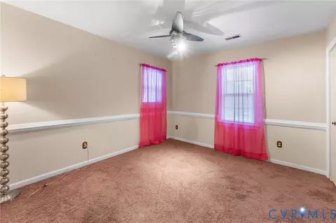 Bedroom - 1760 Gloucester Rd, Gloucester Point, VA 23062 photo 3 of 11