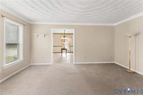 Living - 1760 Gloucester Rd, Gloucester Point, VA 23062 photo 6 of 7