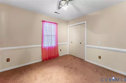 Bedroom - 1760 Gloucester Rd, Gloucester Point, VA 23062 photo 5 of 11