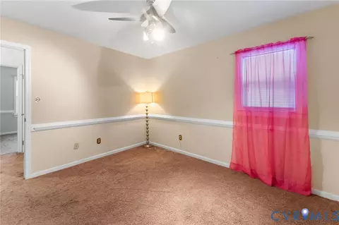 Bedroom - 1760 Gloucester Rd, Gloucester Point, VA 23062 photo 4 of 11