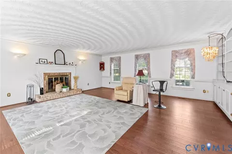 Living - 1760 Gloucester Rd, Gloucester Point, VA 23062 photo 2 of 7
