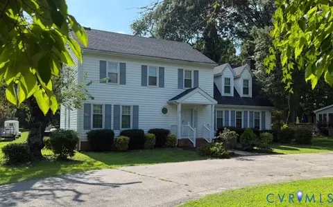 1760 Gloucester Rd, Gloucester Point, VA 23062 photo 2