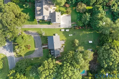 View/Area - 1760 Gloucester Rd, Gloucester Point, VA 23062 photo 2 of 6