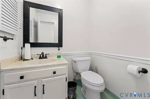 Bath - 1760 Gloucester Rd, Gloucester Point, VA 23062 photo 1 of 4