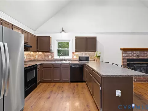 Kitchen - 3695 Three Chopt Rd, Gum Spring, VA 23065 photo 3 of 6