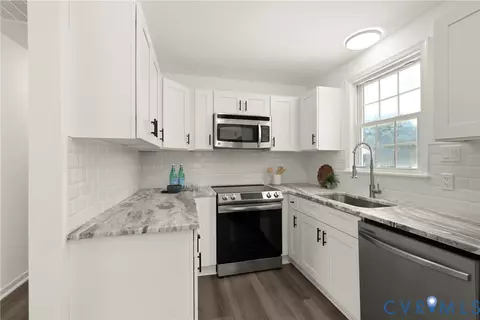 Kitchen - 4115 Chestnut Dr, North Dinwiddie, VA 23803 photo 2 of 3