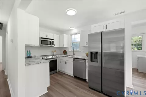 Kitchen - 4115 Chestnut Dr, North Dinwiddie, VA 23803 photo 1 of 3