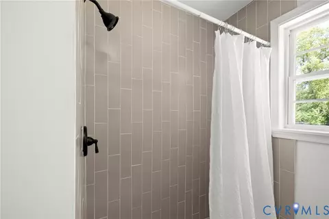 Bath - 4115 Chestnut Dr, North Dinwiddie, VA 23803 photo 3 of 4