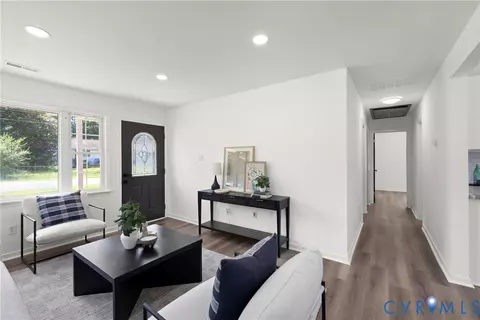 Entry Way - 4115 Chestnut Dr, North Dinwiddie, VA 23803 photo 1 of 2