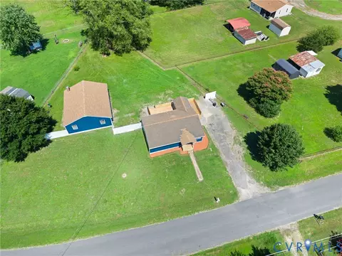 View/Area - 4115 Chestnut Dr, North Dinwiddie, VA 23803 photo 3 of 7