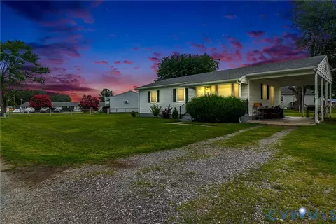 1012 Marsh St, Tappahannock, VA 22560