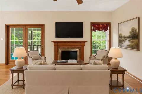737 Holly Springs Dr, Louisa, VA 23093