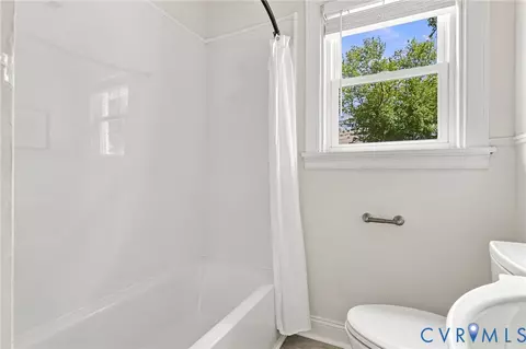 Bath - 2011 Bailey Ave, Richmond, VA 23231 photo 2 of 2