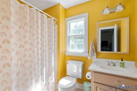 Bath - 21700 Oak Hill Ct, Carson, VA 23830 photo 5 of 6