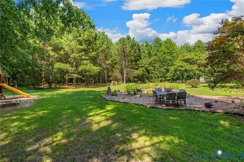 Exterior - 21700 Oak Hill Ct, Carson, VA 23830 photo 7 of 11