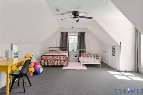 Bedroom - 21700 Oak Hill Ct, Carson, VA 23830 photo 6 of 7