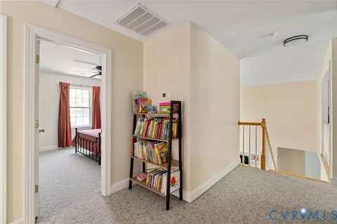 Entry Way - 21700 Oak Hill Ct, Carson, VA 23830 photo 5 of 5