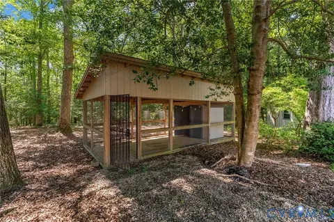 Exterior - 21700 Oak Hill Ct, Carson, VA 23830 photo 10 of 11