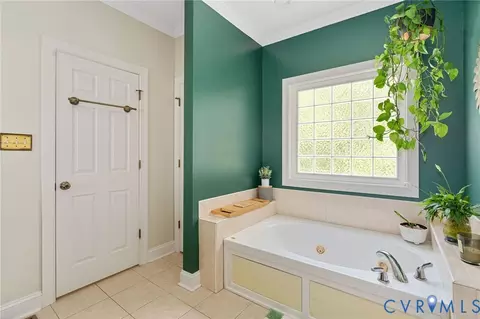 Bath - 21700 Oak Hill Ct, Carson, VA 23830 photo 3 of 6