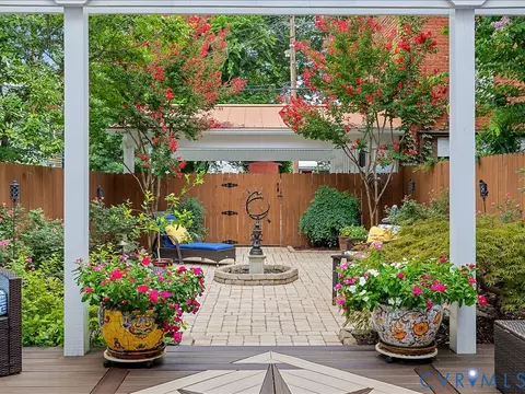 Exterior - 3108 E Broad St, Richmond, VA 23223 photo 7 of 20