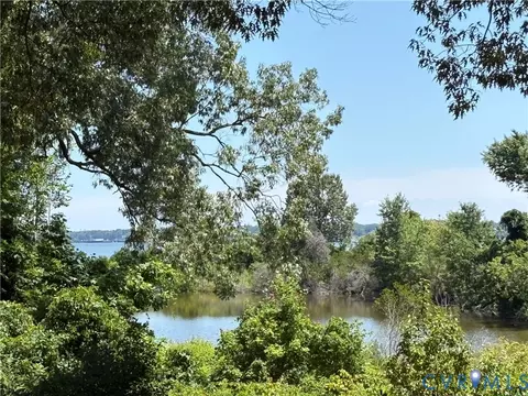 View/Area - 7614 Ashe St, Gloucester Point, VA 23062 photo 1 of 8