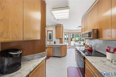 Kitchen - 7614 Ashe St, Gloucester Point, VA 23062 photo 3 of 6