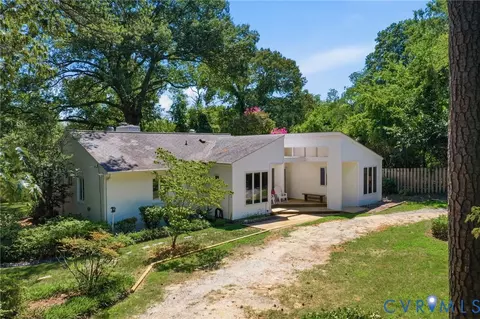 Exterior - 7614 Ashe St, Gloucester Point, VA 23062 photo 2 of 9