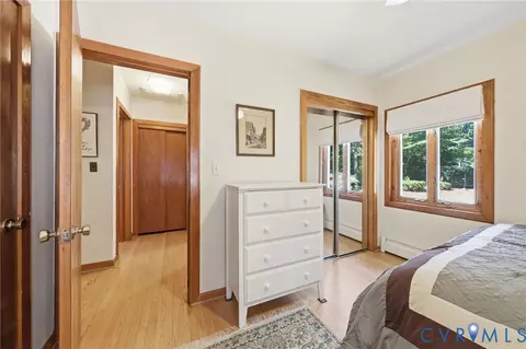Bedroom - 7614 Ashe St, Gloucester Point, VA 23062 photo 6 of 8