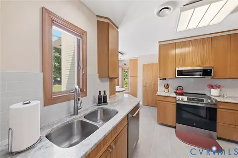 Kitchen - 7614 Ashe St, Gloucester Point, VA 23062 photo 1 of 6