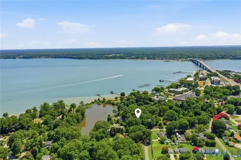 View/Area - 7614 Ashe St, Gloucester Point, VA 23062 photo 3 of 8