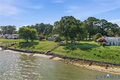 View/Area - 7614 Ashe St, Gloucester Point, VA 23062 photo 8 of 8