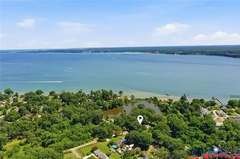 View/Area - 7614 Ashe St, Gloucester Point, VA 23062 photo 2 of 8