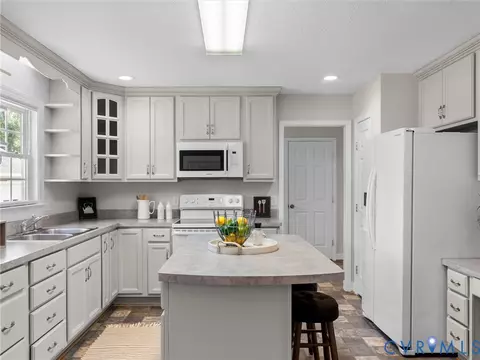 Kitchen - 2296 Mill Rd, Powhatan, VA 23139 photo 3 of 9