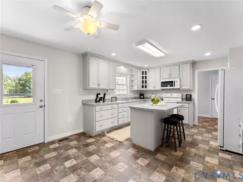 Kitchen - 2296 Mill Rd, Powhatan, VA 23139 photo 8 of 9