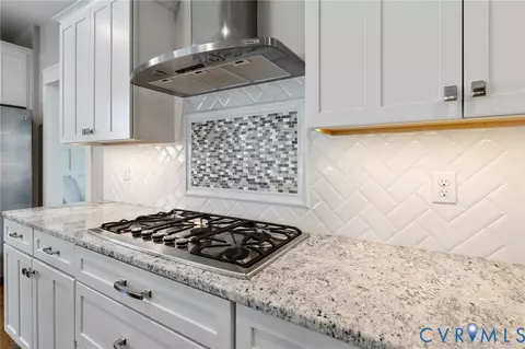 Kitchen - 15918 Drumone Rd, Midlothian, VA 23112 photo 4 of 4