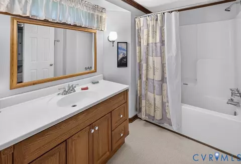 Bath - 19541 Templeton Rd, Carson, VA 23830 photo 3 of 4