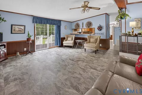 Living - 19541 Templeton Rd, Carson, VA 23830 photo 3 of 5