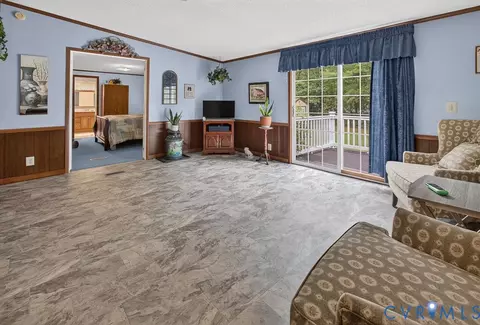 Living - 19541 Templeton Rd, Carson, VA 23830 photo 5 of 5