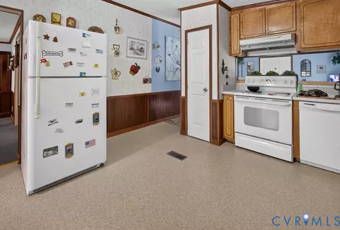 Kitchen - 19541 Templeton Rd, Carson, VA 23830 photo 1 of 3