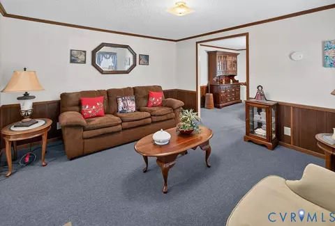 Living - 19541 Templeton Rd, Carson, VA 23830 photo 2 of 5